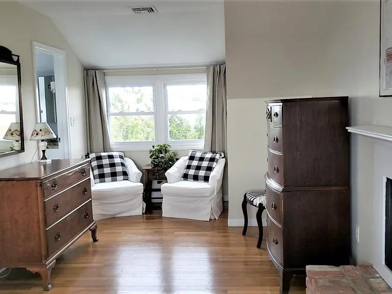 1335 Flying Point Rd — Photo 10