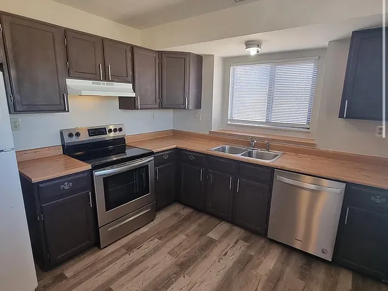 1043 Mazatlan Cir #B — Photo 2