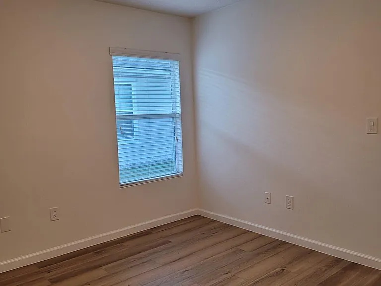 108 Findhorn Ct — Photo 34