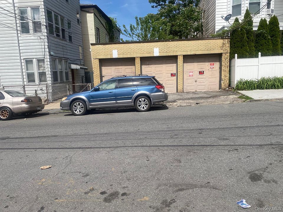 2nd image of 173 Elm Street