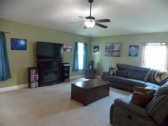 3rd image of 4894 Creek Bluff Ln