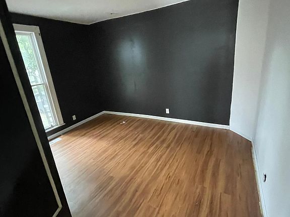 5th image of 836 E Powell Ave #B