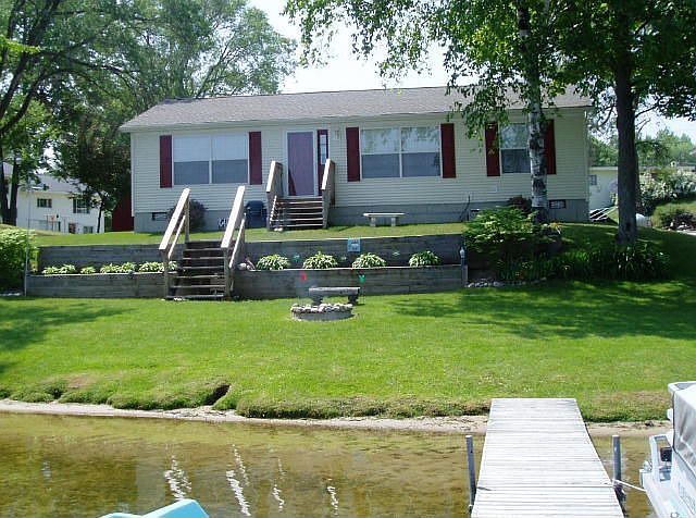 1st image of 7502 Lake Dr