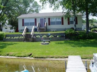 7502 Lake Dr, Mecosta, MI 49332