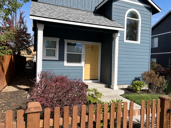 21285 Bellflower Pl, Bend, OR 97702