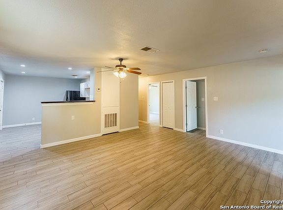 4th image of 1215 Swaying Oaks Dr