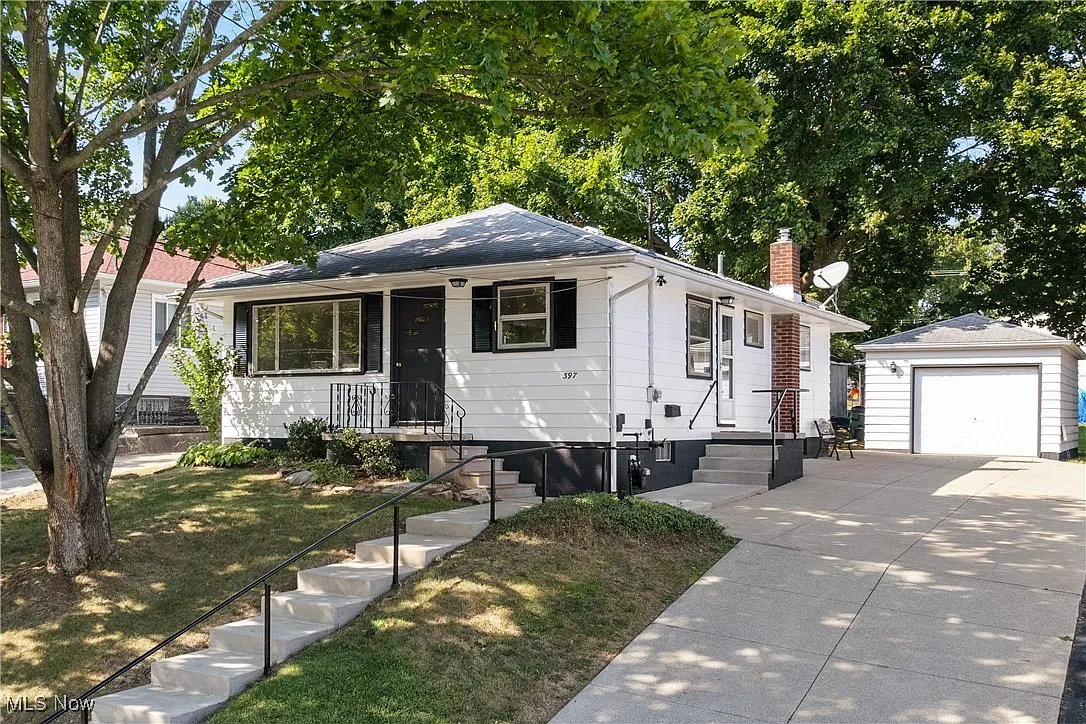 397 E Cassell Ave photo 1