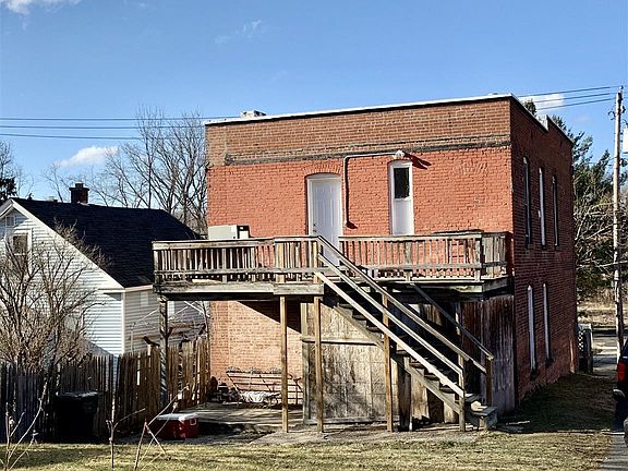 5th image of 36 Manor Ave