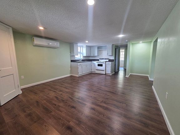 2nd image of 179 Gilmer St APT 6