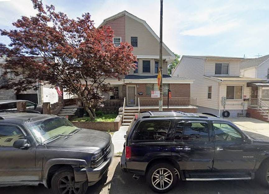 1st image of 1659 W 2nd St