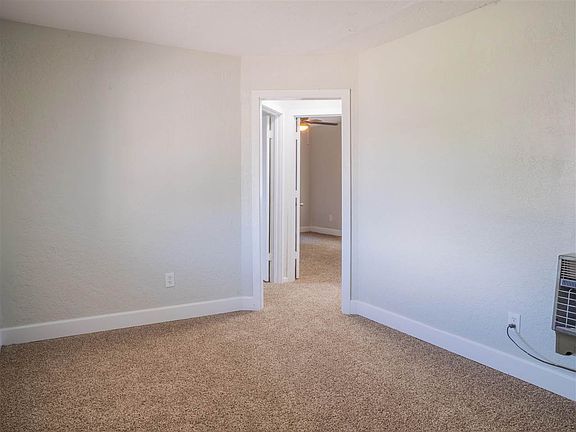 5th image of 2718 SW G Ave