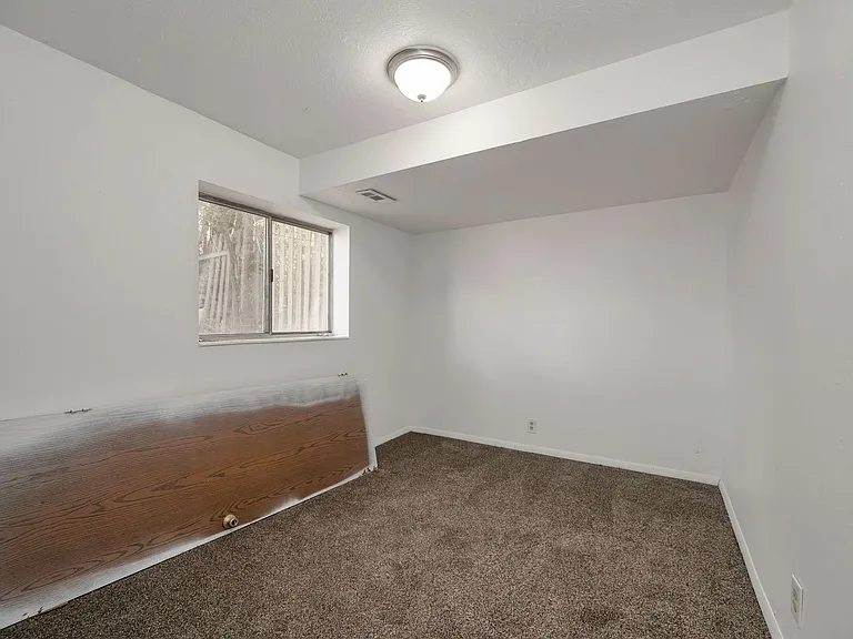 5663 W 3980 S — Photo 10