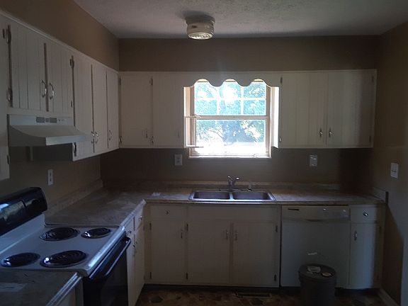5th image of 301 Lavon Ave