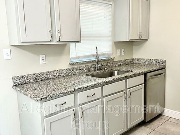 4th image of 116 N College St APT B