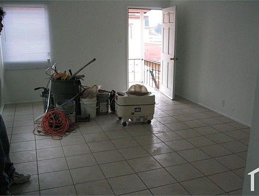 5th image of 401 W Valencia Dr