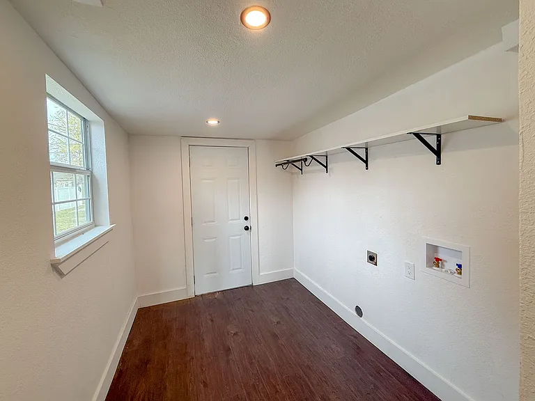 203 W Dale St — Photo 20