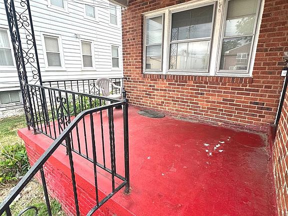 3rd image of 4020 Mortimer Ave