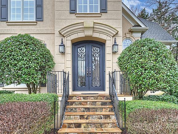 2nd image of 3324 Maryhurst Ln