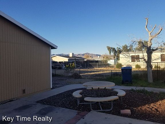 5th image of 860 Glen Dr
