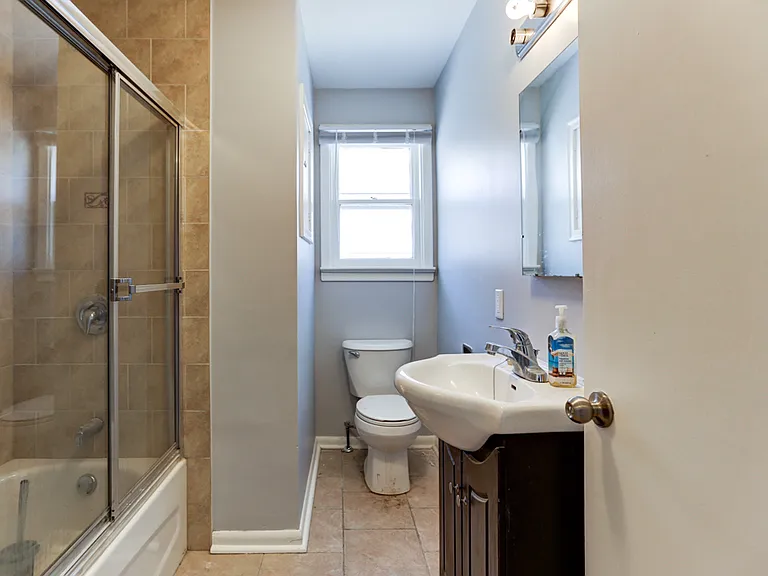427 Woodcrest Ave #MAIN FLOOR — Photo 13