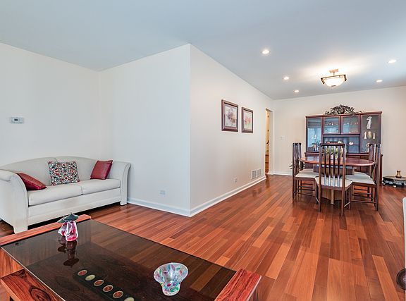 5th image of 8318 Woodridge Dr