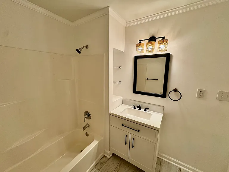 313 N Rose Ave — Photo 16