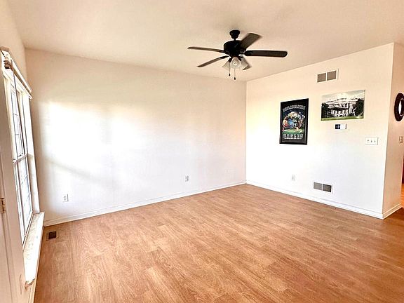 4th image of 832 Woodline Dr