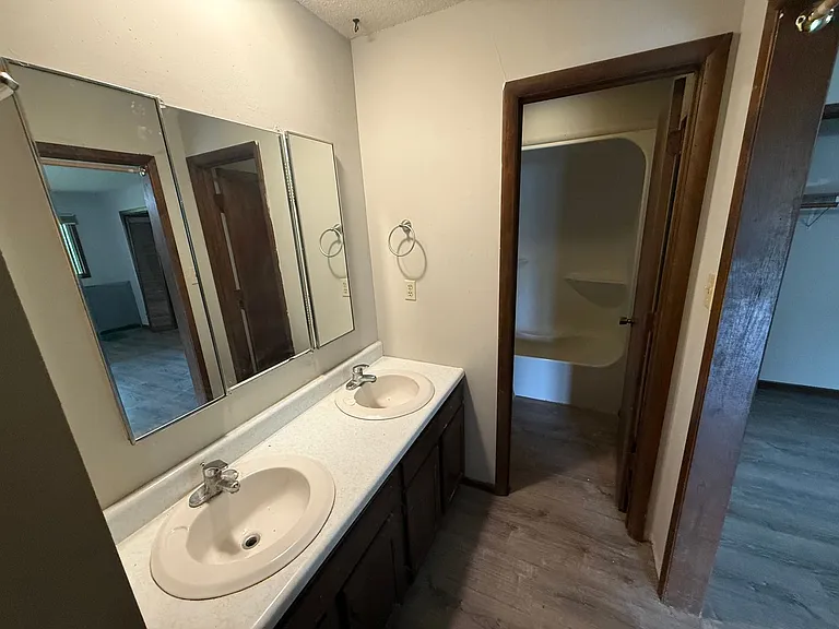 4284 Jefferson St — Photo 27