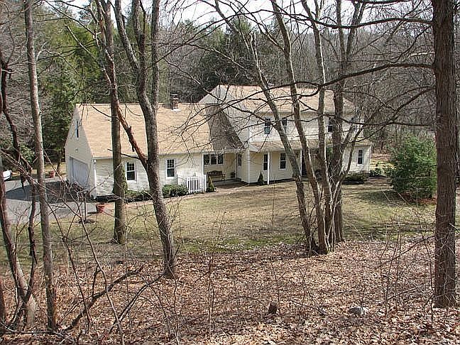 1st image of 14 Winthrop Dr