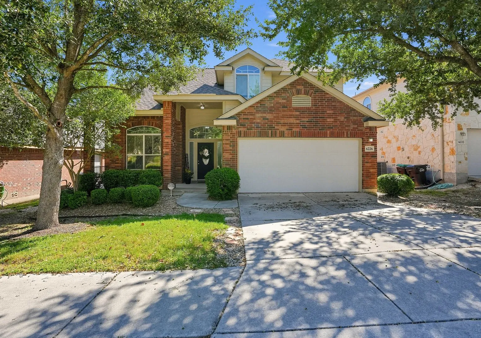 Spacious 4-Bedroom Alamo Ranch Home | Office + Game Room + Large Private Yard! — Photo 1