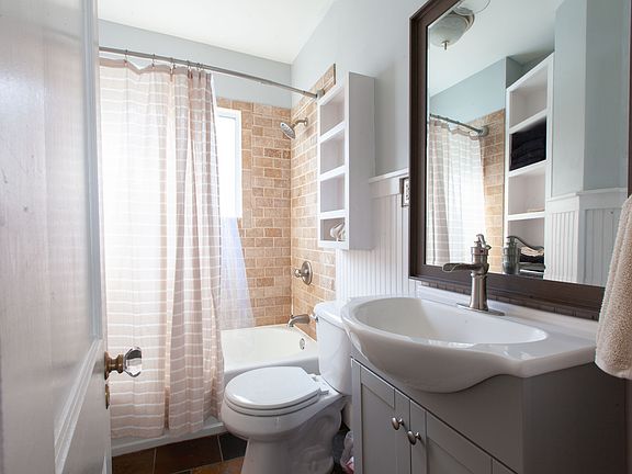 5th image of 518 E Brandeis Ave