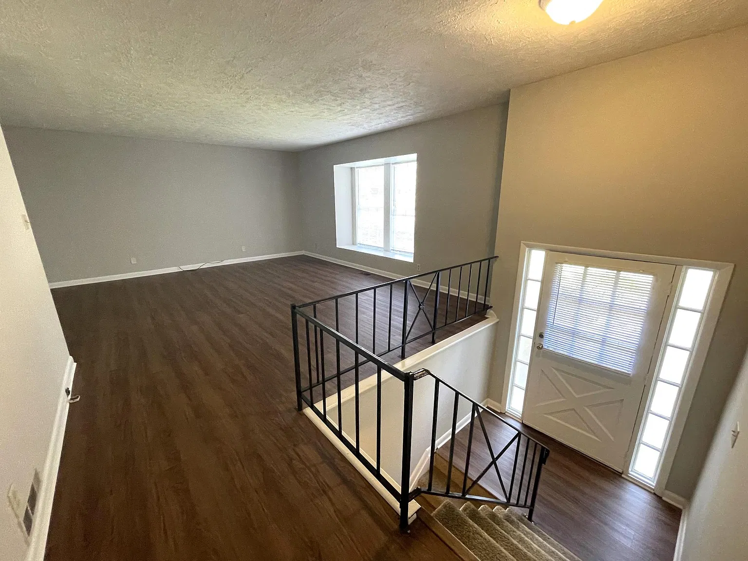 4 bed, 2.5 bath, 2500 sqft, $2,450 — Photo 3