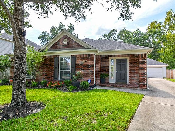 2nd image of 2027 Mound Lake Dr