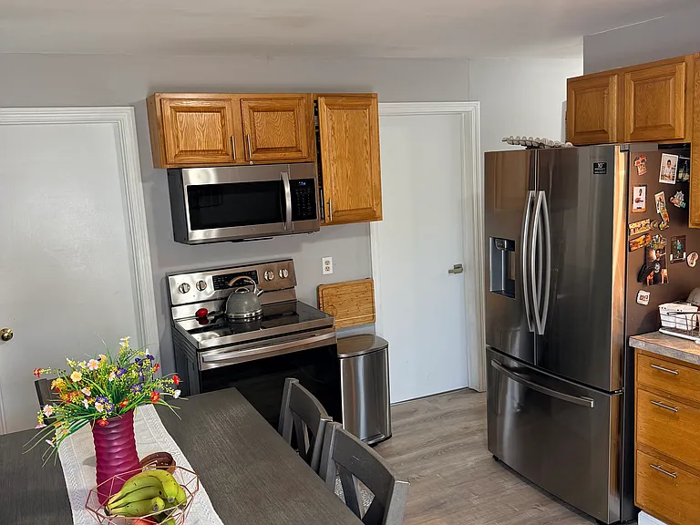 18 Lawton St #2 — Photo 8