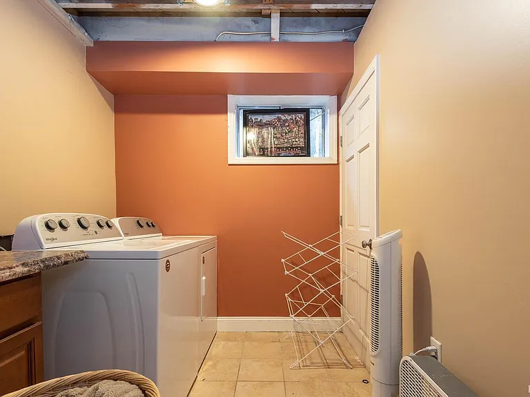 120 E Dixie St — Photo 15