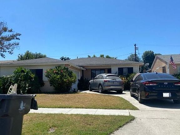 2nd image of 3650 E Poppy St