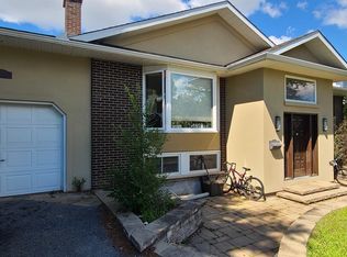 27 David Dr #1, Ottawa, ON K2G2M8