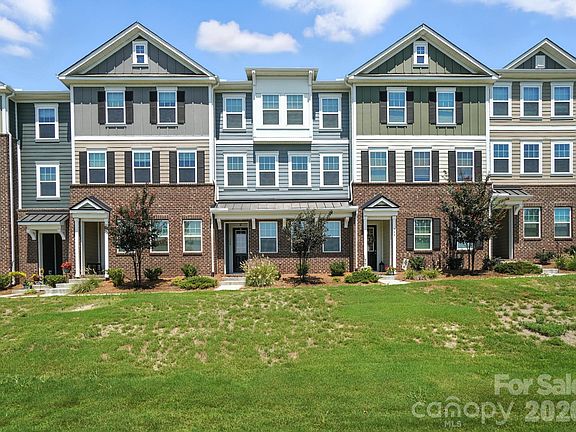 2nd image of 138 Marron Dr
