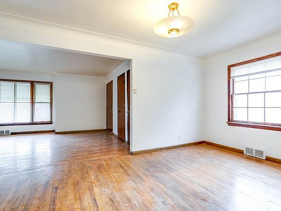 5th image of 17727 Chagrin Blvd