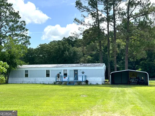 4572 Mockingbird Ln, Waycross, GA 31503