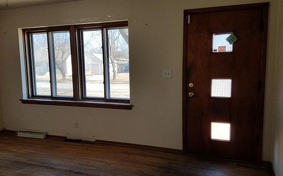 2nd image of 3016 Ellen Ave