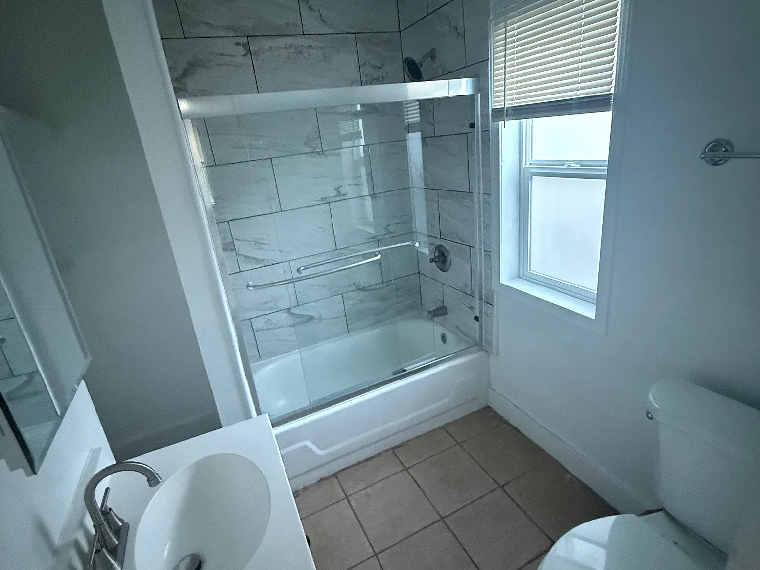 Fully Renovated 1/1 — Photo 3