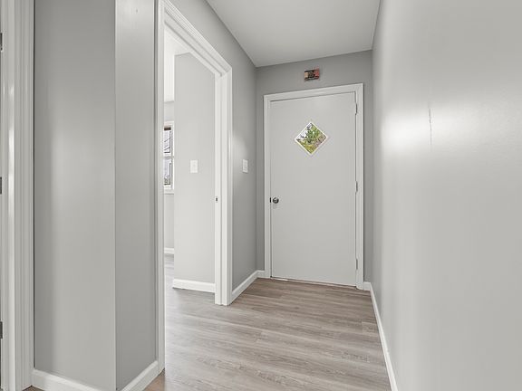 5th image of 615 Fairmount Dr