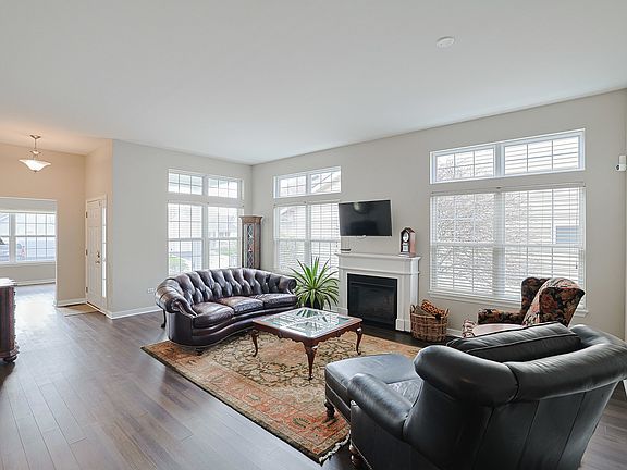 5th image of 21450 W Basswood Ln