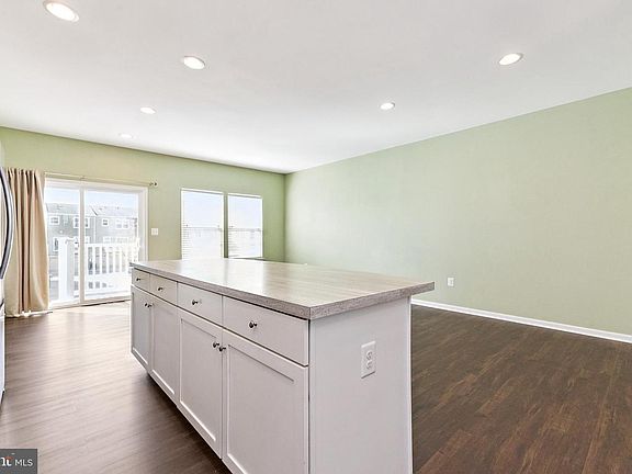 4th image of 6530 Lafayette Ave