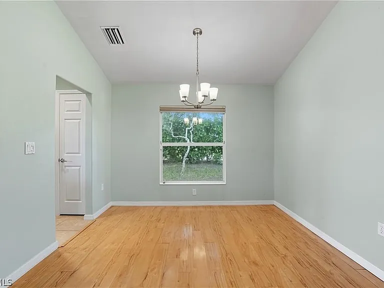 2427 Woodbourne Pl — Photo 6