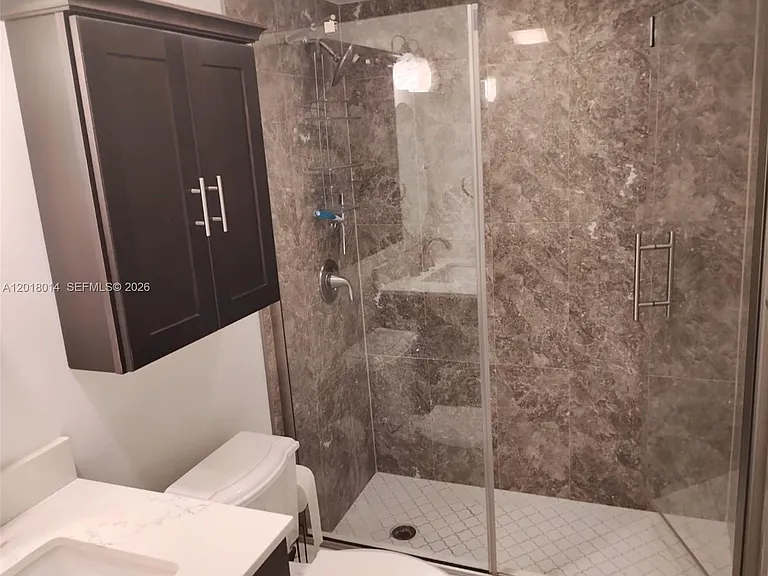 250 Jacaranda Dr #608 — Photo 21