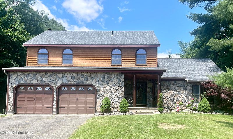 2nd image of 122 Southbury Road