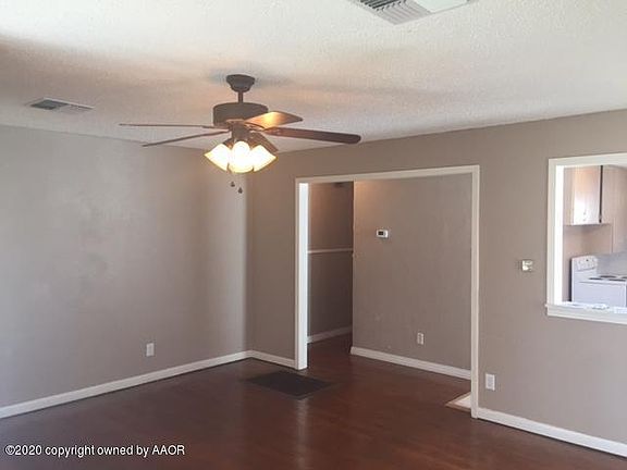 2nd image of 1201 Avenue J NW