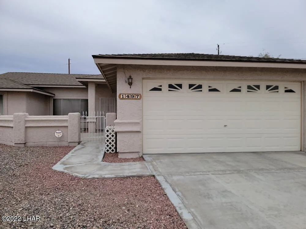 3 bed, 2.0 bath, 1529 sqft, $2,300 — Photo 2